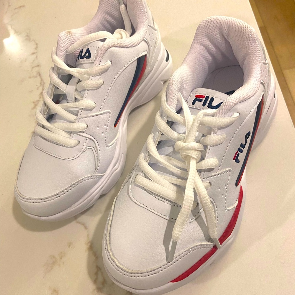 Kids FILA Stirr Tennis Shoes - Size 1 (youth) NIB